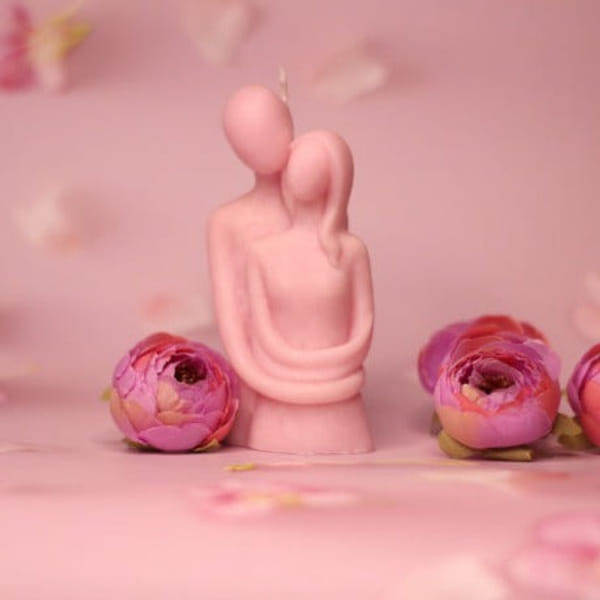 Candle - Couple Hugs - Single Piece