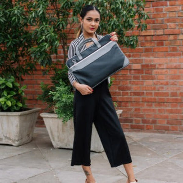 Laptop Bag - Expandable - Single Piece