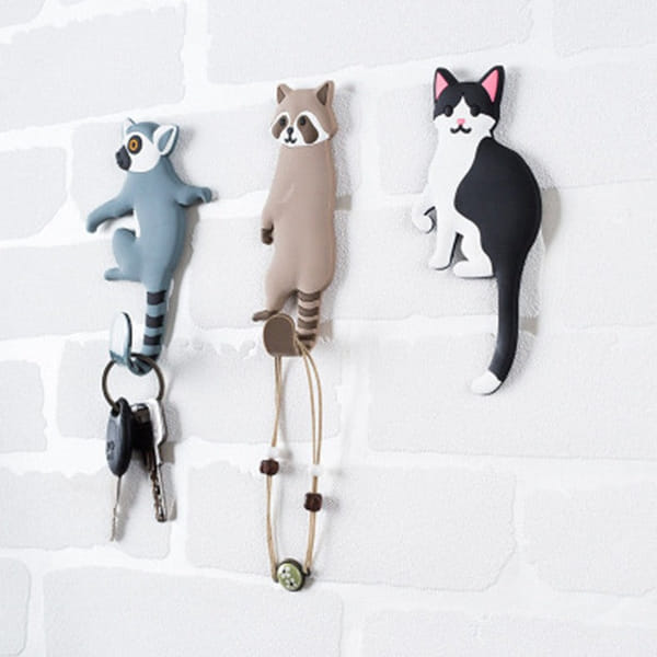 Traceless - Animal Hook - Assorted - Set Of 2