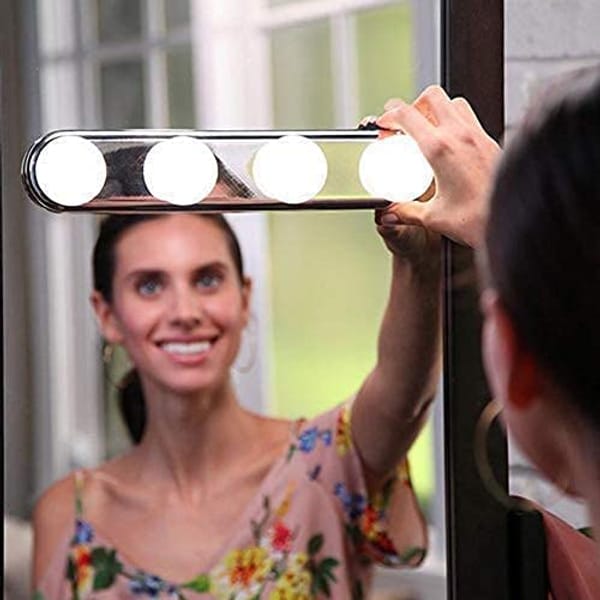 Vanity Mirror Lights - 4 Bulbs - Single Piece