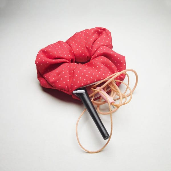 Zipper Scrunchie - Reds With Dots
